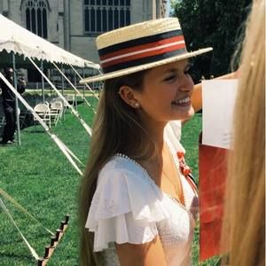 Meet your Posher, Olivia